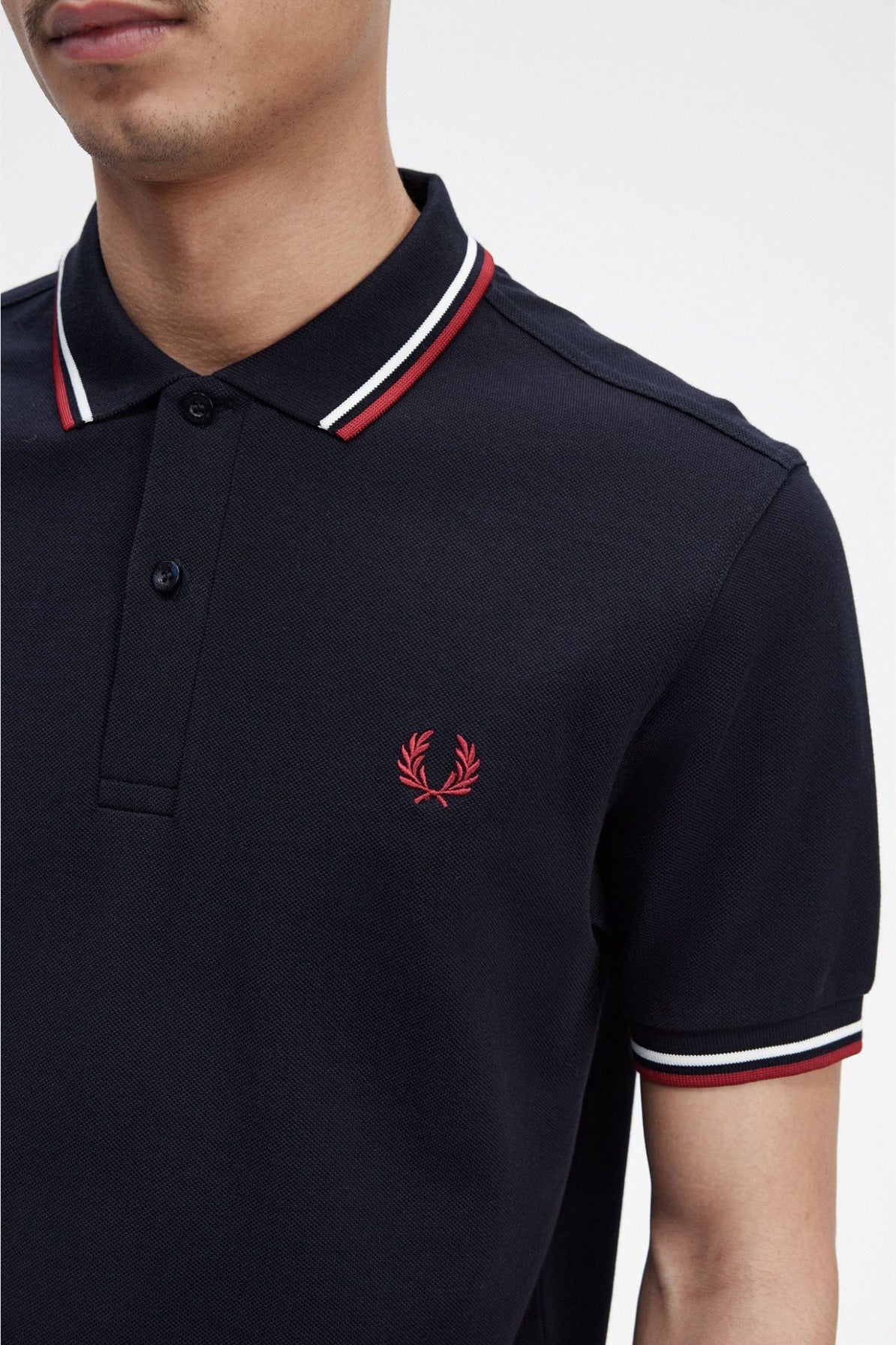 FRED PERRY TWIN TIPPED en color AZUL  (4)