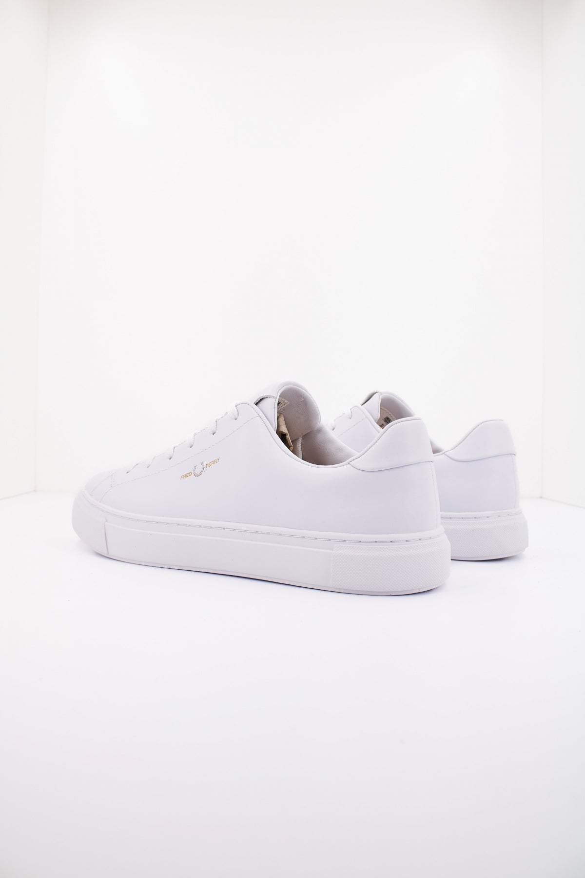 FRED PERRY B LEATHER en color BLANCO  (3)