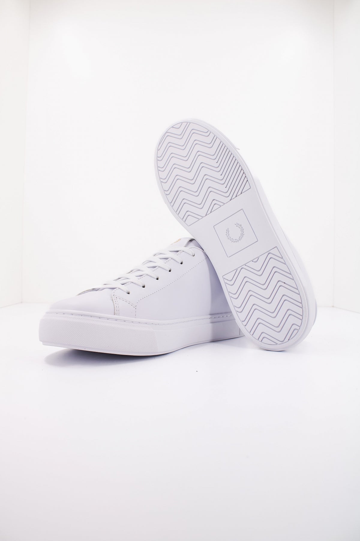 FRED PERRY B LEATHER en color BLANCO  (4)