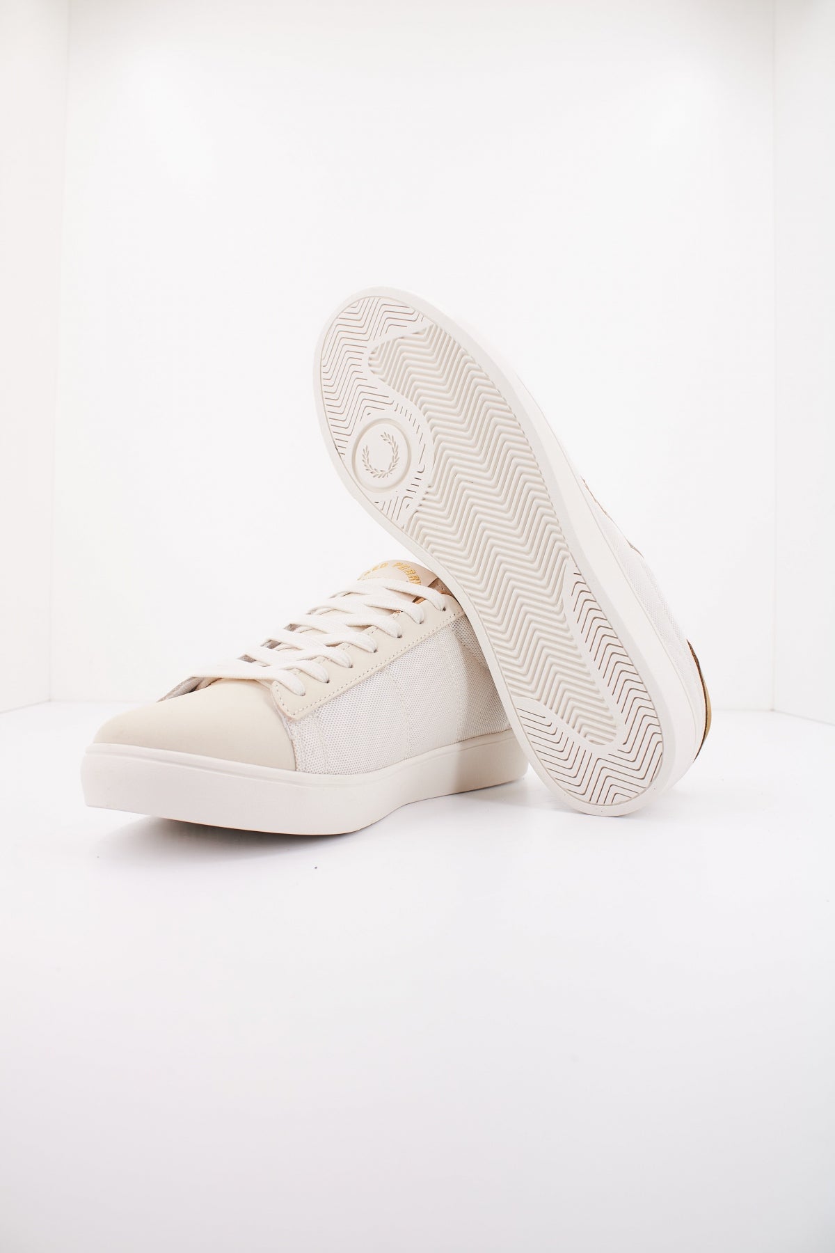 FRED PERRY SPENCER MESH/NUBUC en color BEIS  (4)