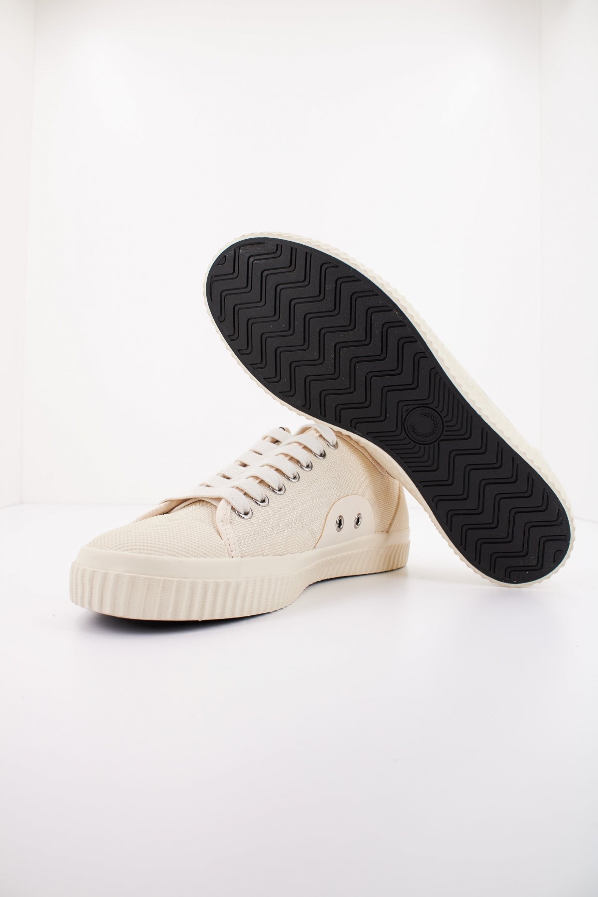 FRED PERRY  HUGHES LOW TEXTURED en color BEIS  (4)