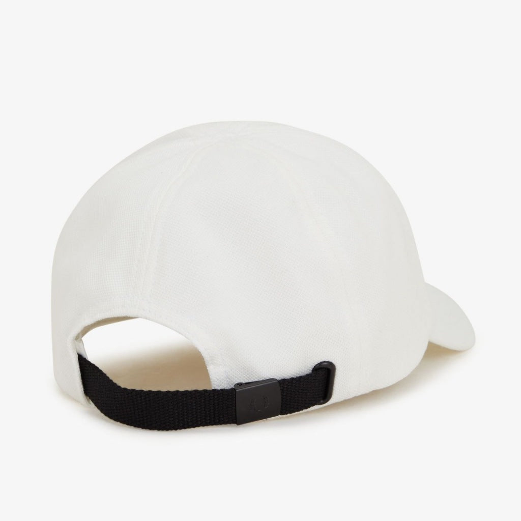 FRED PERRY  PIQUE CLASSIC CAP en color BLANCO  (5)