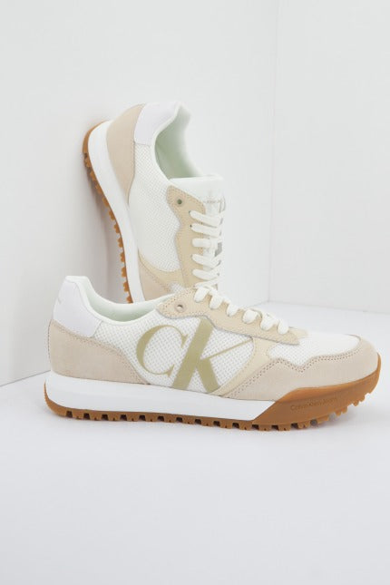 CALVIN KLEIN  TOOTHY RUNNER BOLD MONO en color BEIS  (4)