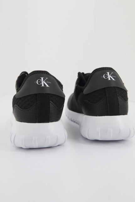 CALVIN KLEIN  EVA RUNNER MONOLOGO W en color NEGRO  (4)