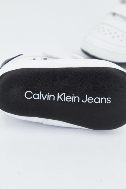 CALVIN KLEIN LOW CUT en color BLANCO  (4)