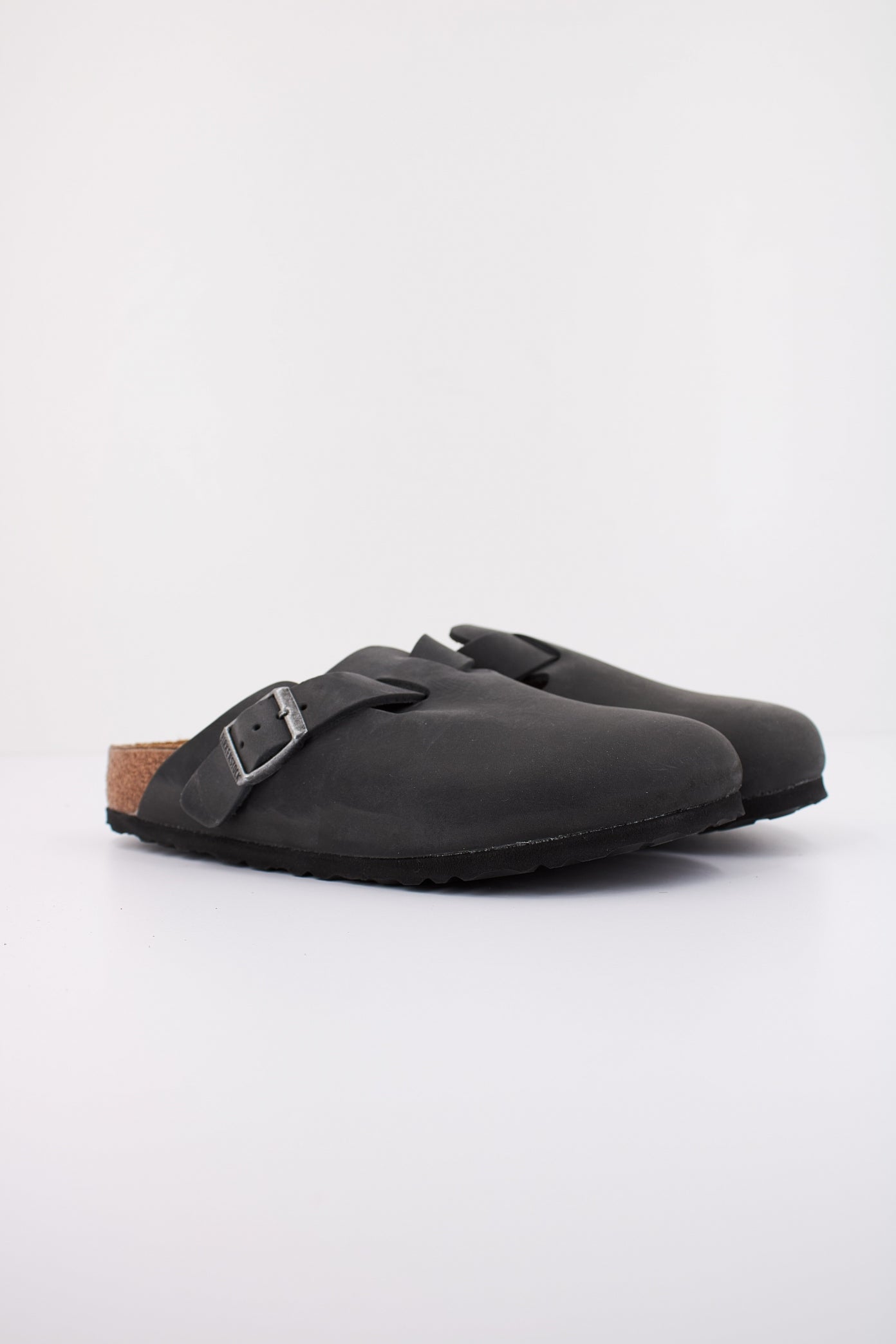 BIRKENSTOCK BOSTON  en color NEGRO  (2)