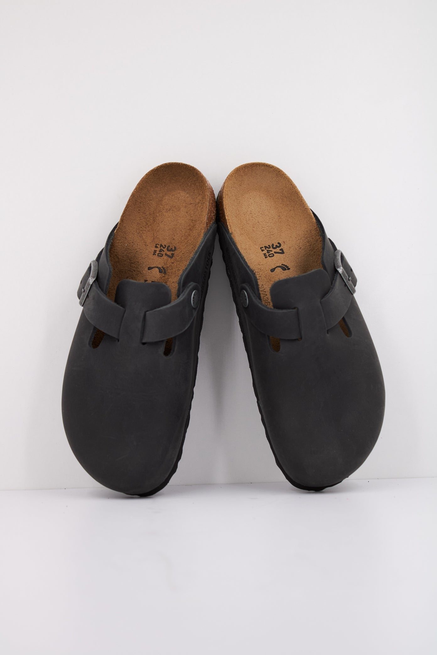 BIRKENSTOCK BOSTON  en color NEGRO  (3)