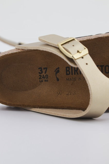 BIRKENSTOCK GIZEH BF en color ORO  (2)