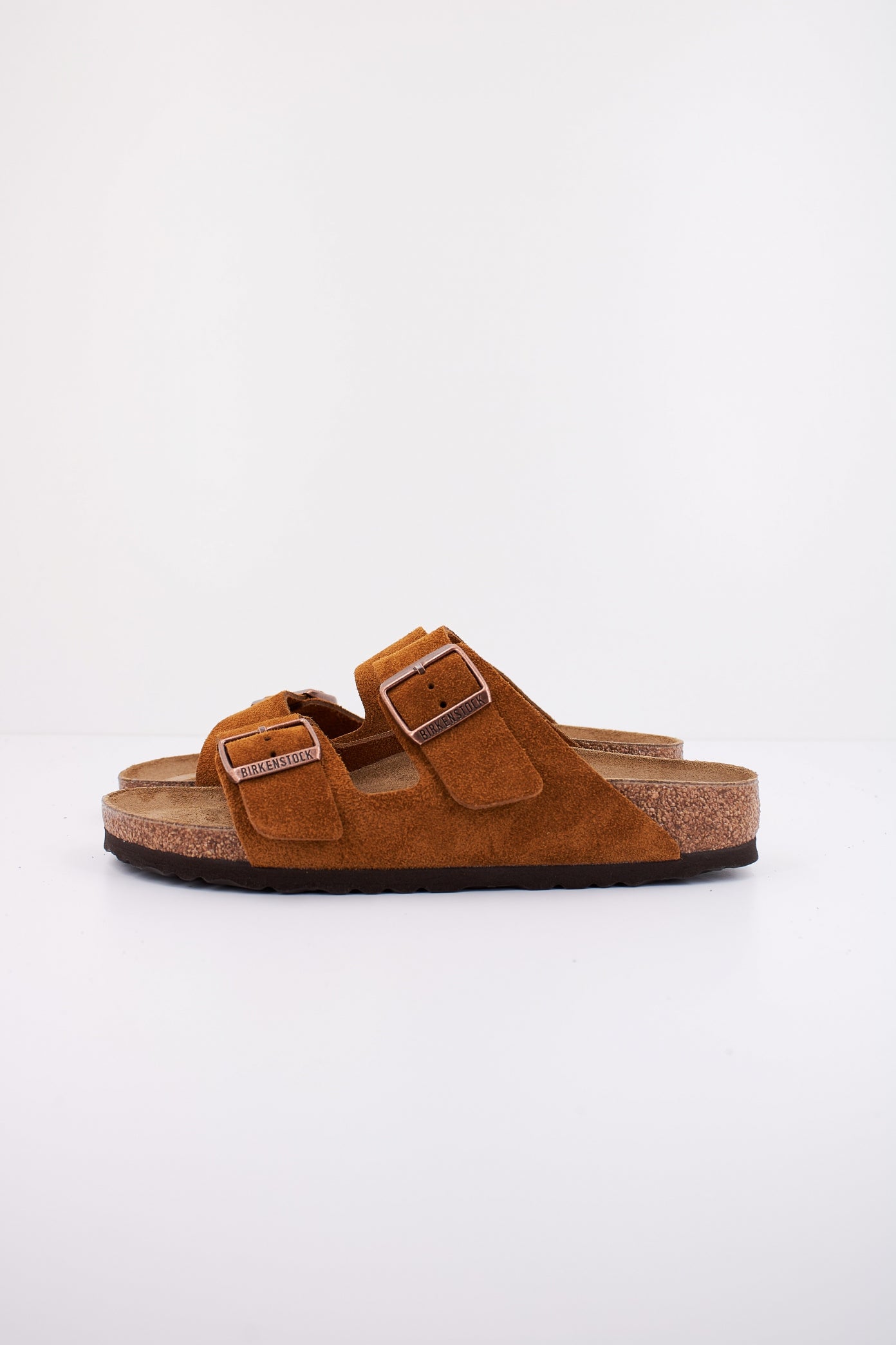 BIRKENSTOCK  en color MARRON CLARO  (1)