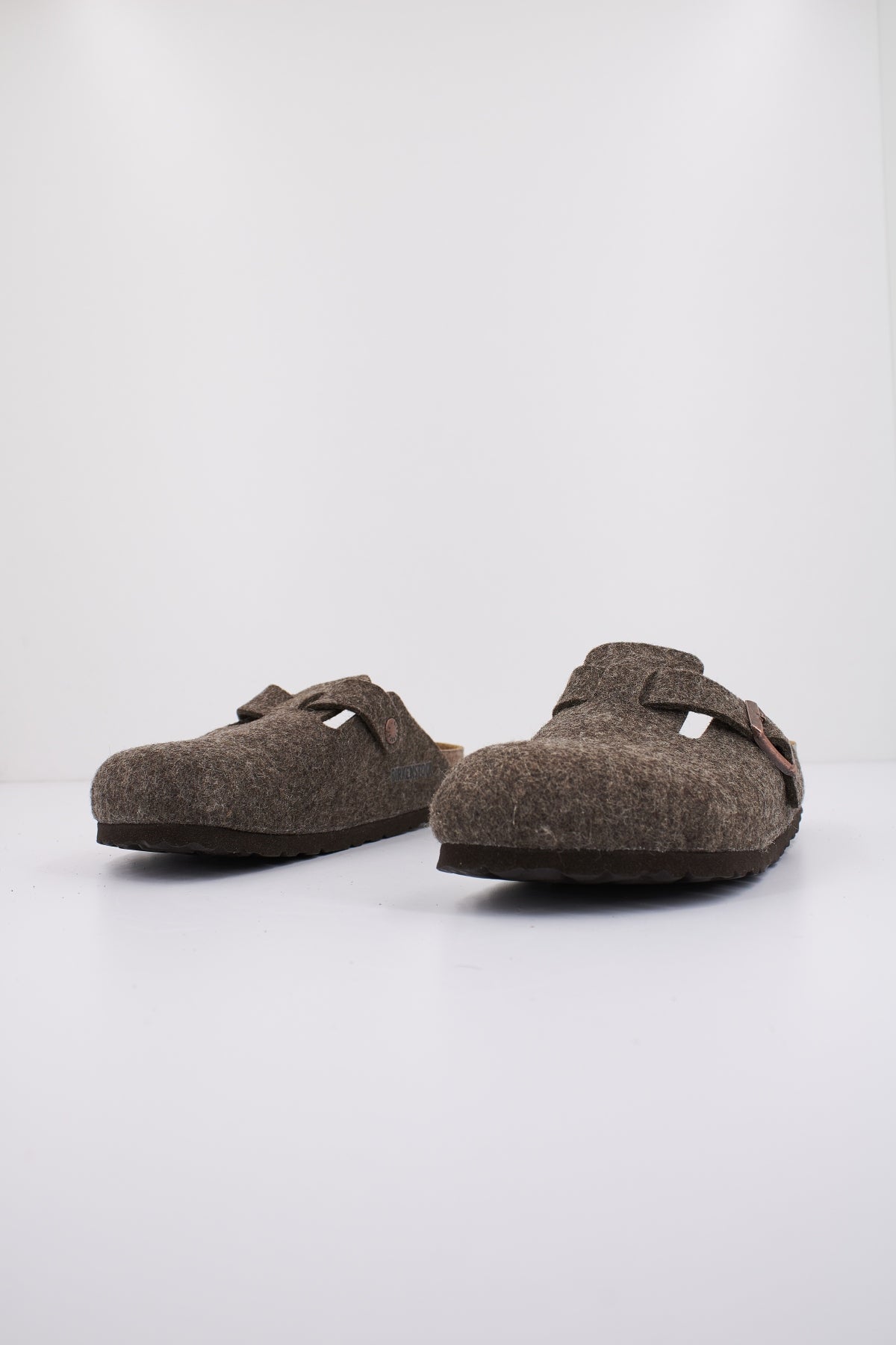 BIRKENSTOCK BOSTON WOOL FELT en color MARRON  (2)