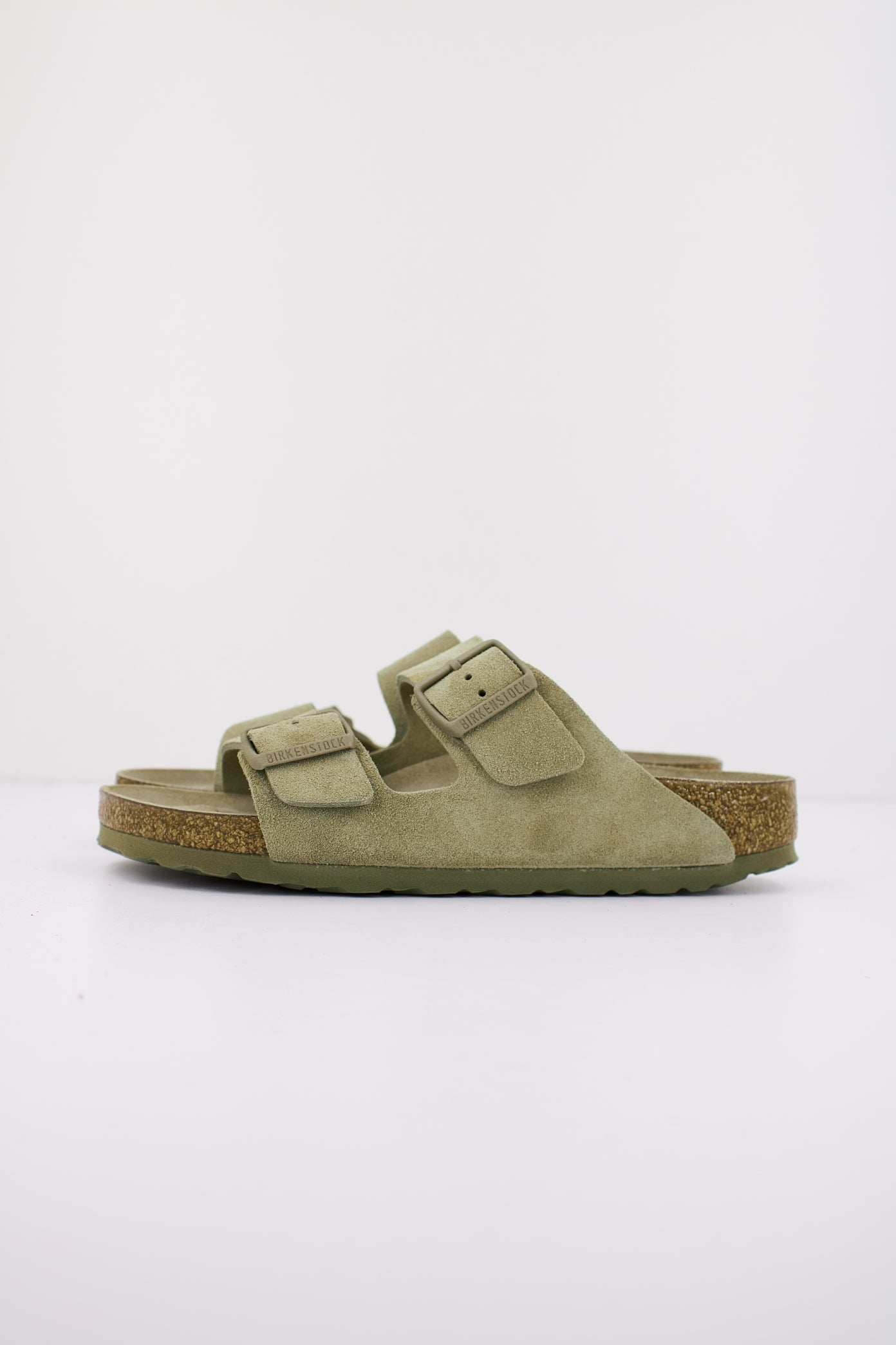 BIRKENSTOCK ARIZONA SUEDE LEATHER en color VERDE  (1)