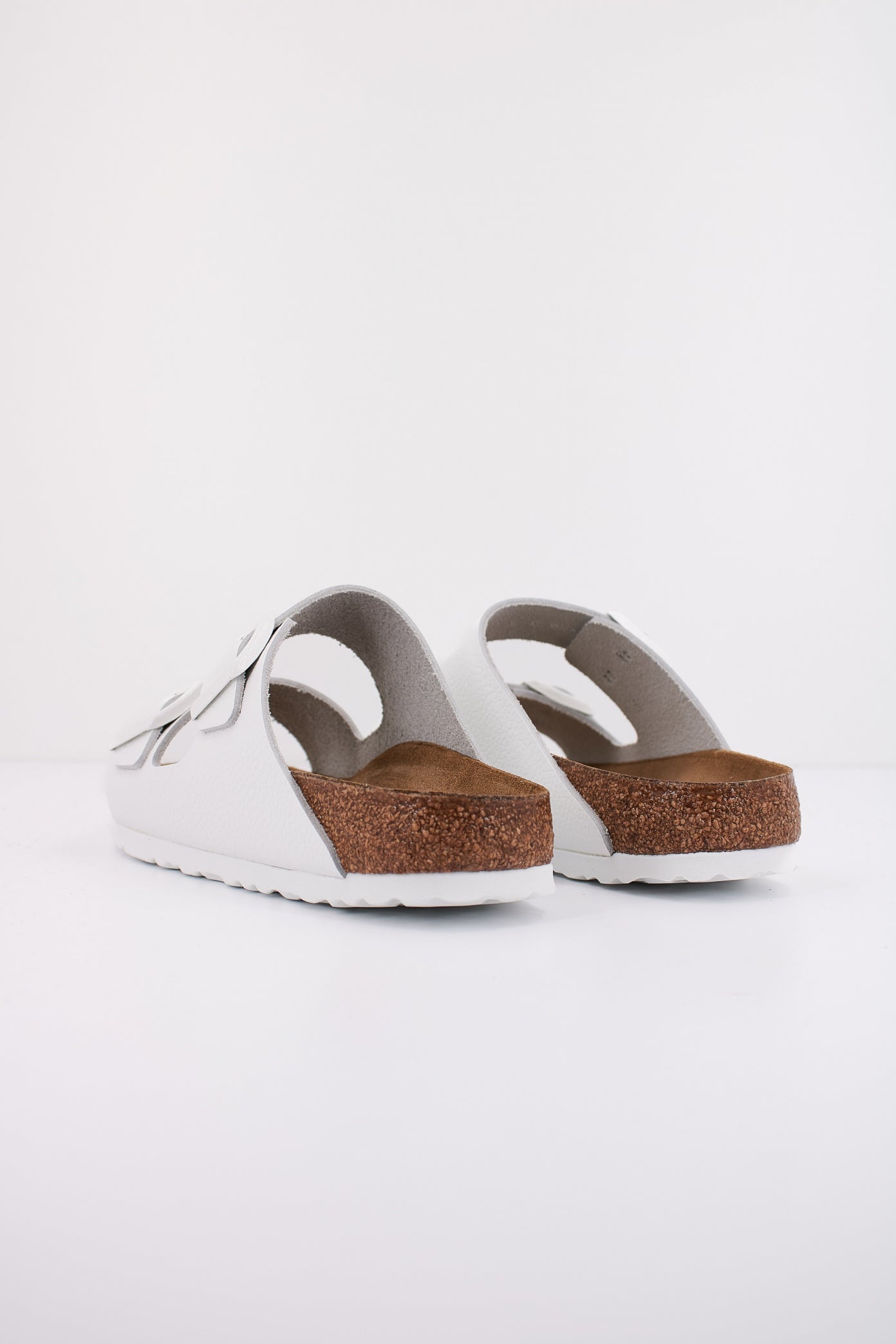 BIRKENSTOCK ARIZONA NATURAL LEATHER en color BLANCO  (3)