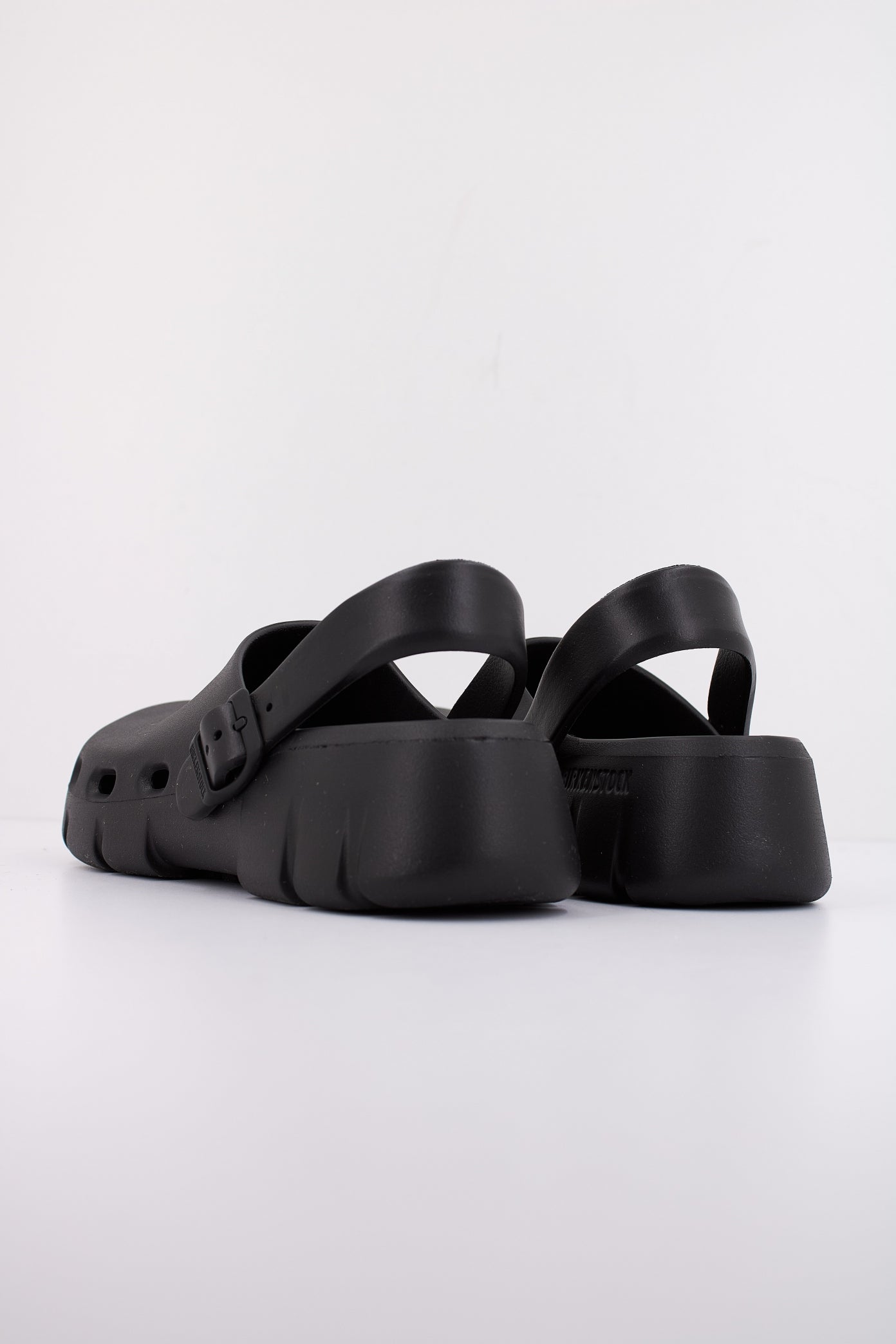 BIRKENSTOCK  FLOW en color NEGRO  (4)