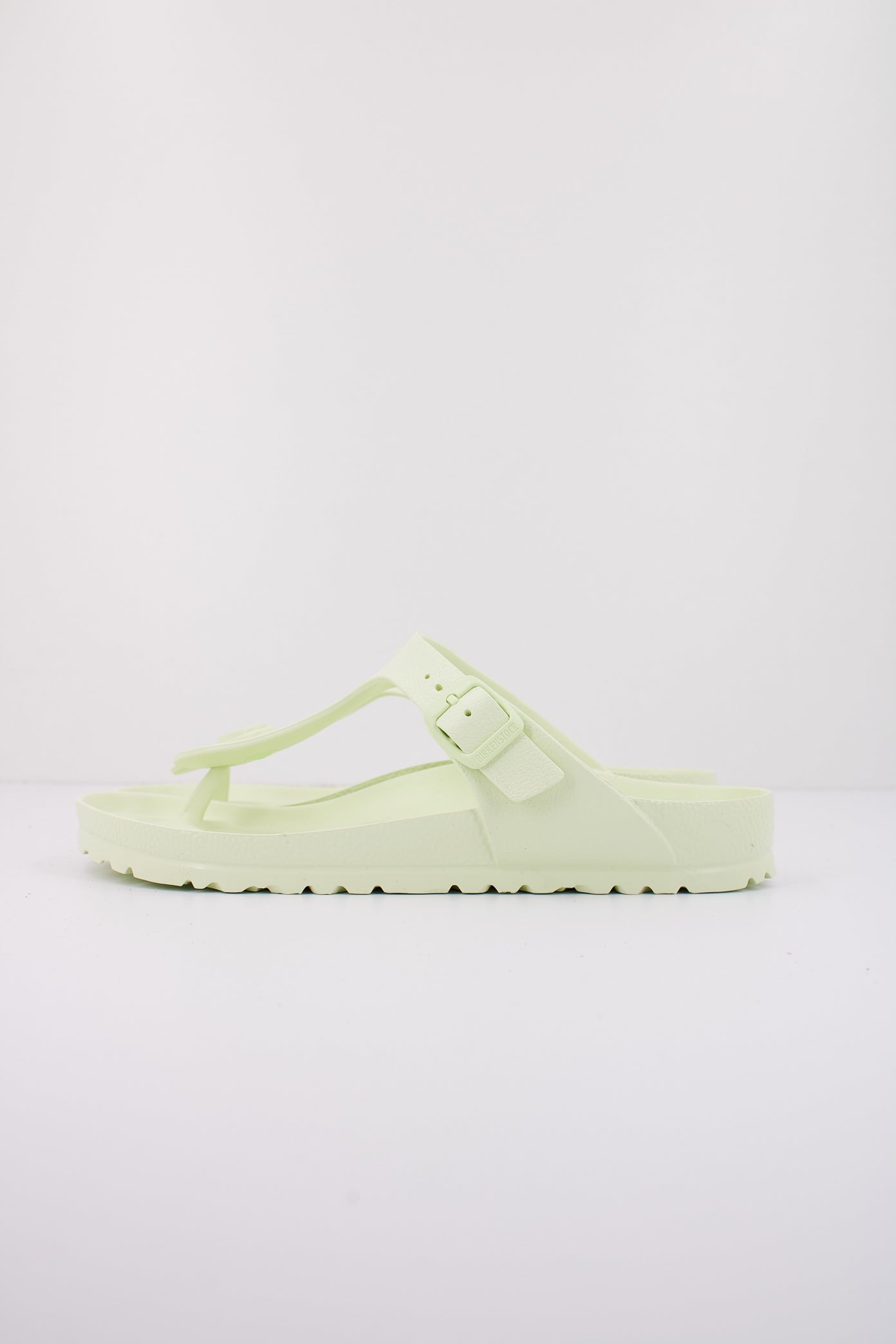 BIRKENSTOCK GIZEH ESSENTIALS EVA en color VERDE  (1)