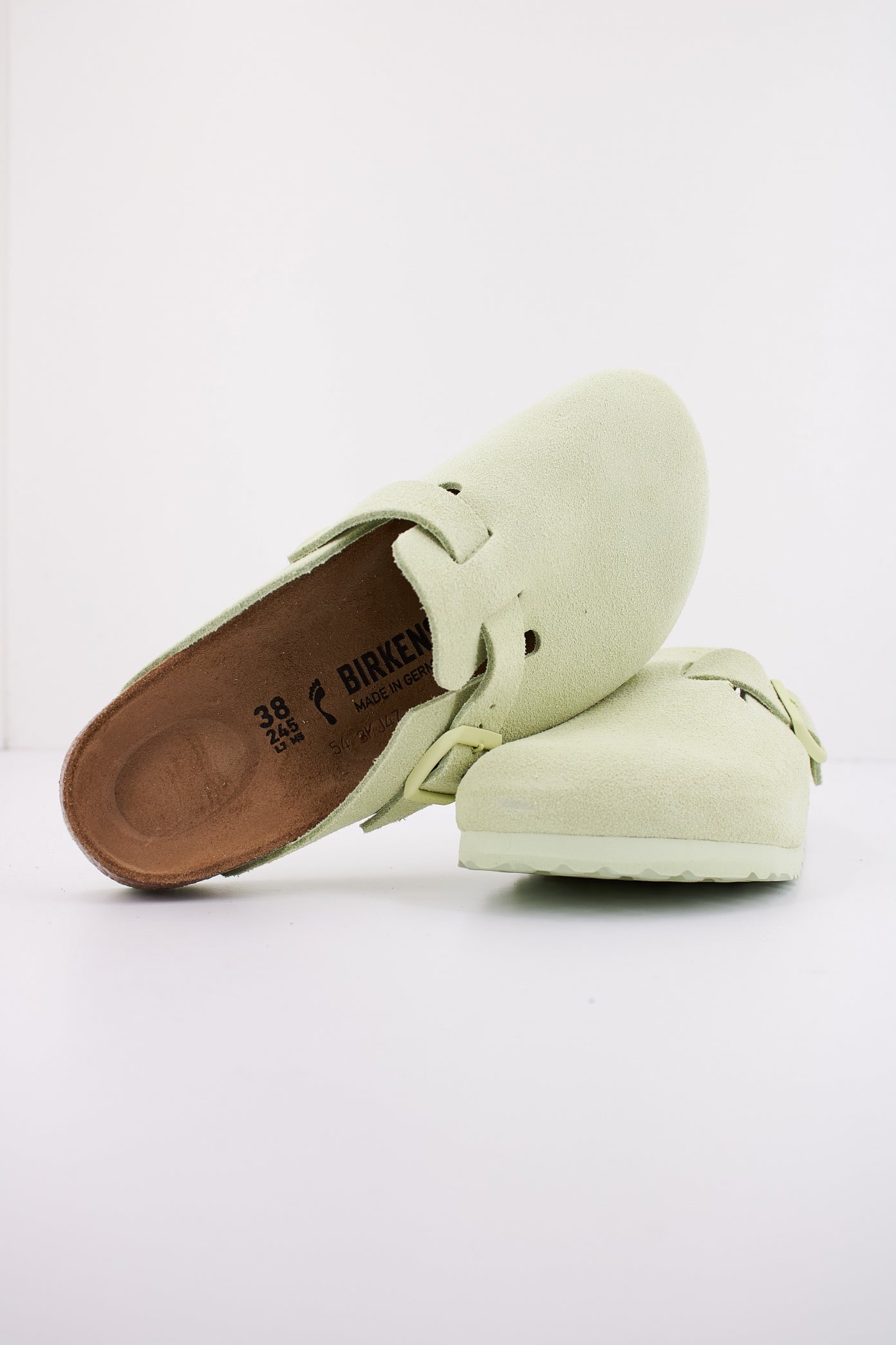 BIRKENSTOCK  BOSTON SUEDE LEATHER en color VERDE  (4)