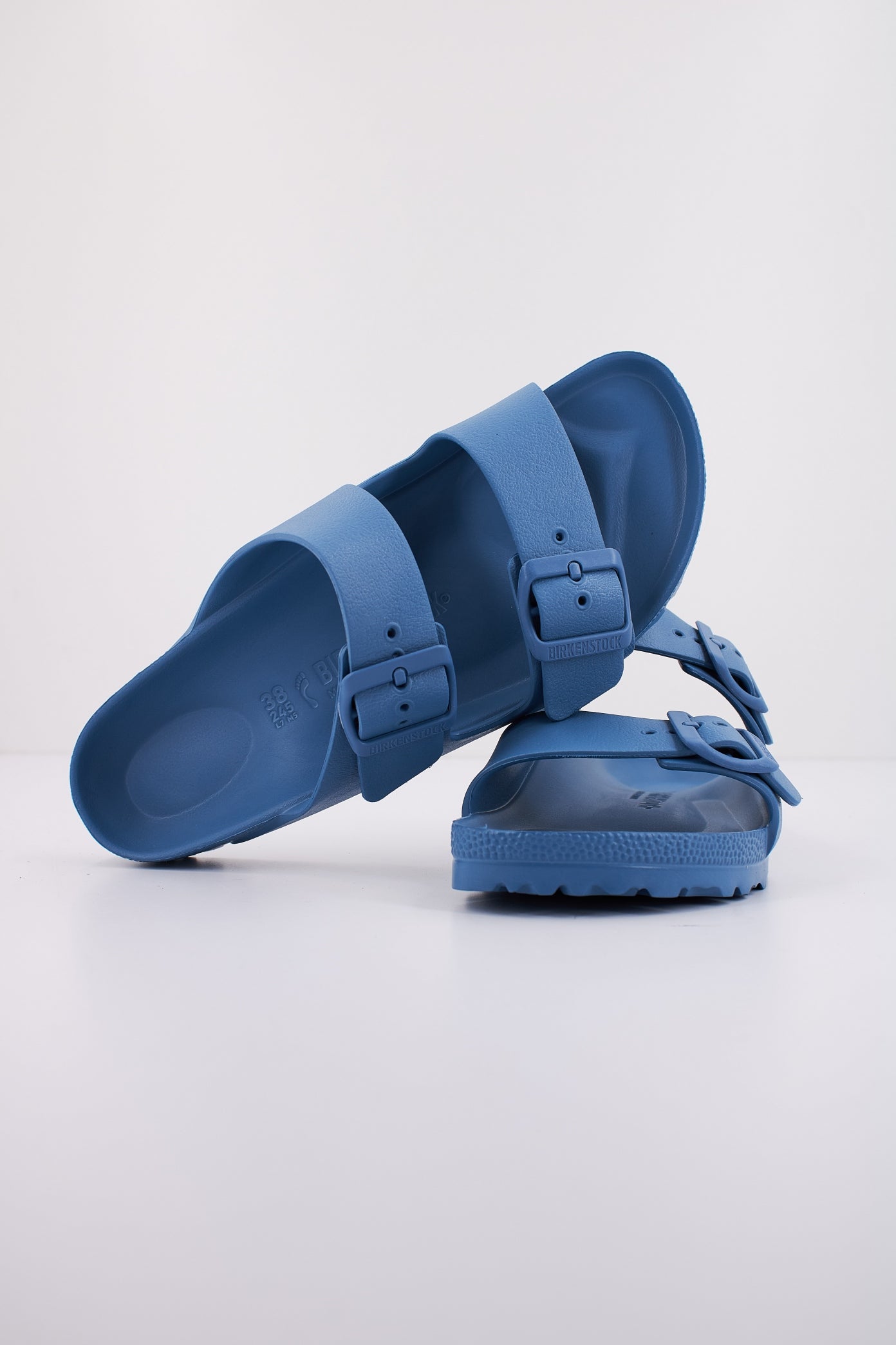 BIRKENSTOCK ARIZONA ESSENTIALS EVA en color AZUL  (4)