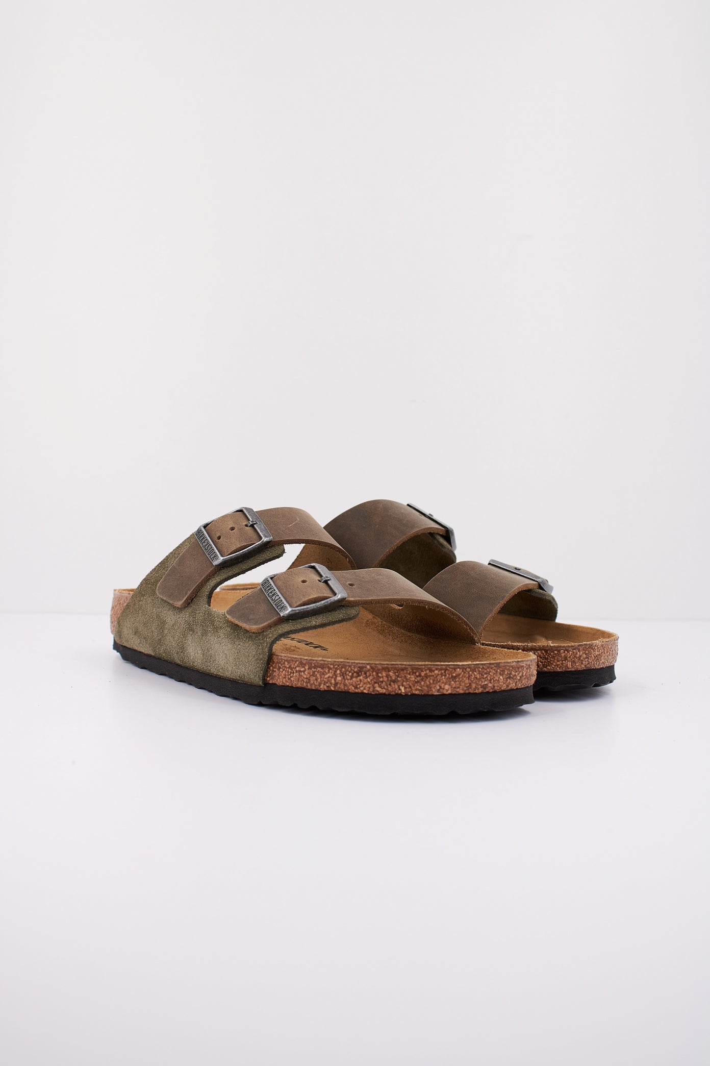 BIRKENSTOCK ARIZONA en color VERDE  (2)