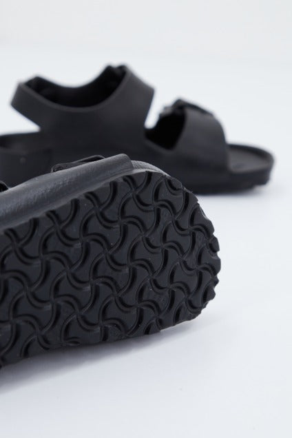 BIRKENSTOCK  en color NEGRO  (4)