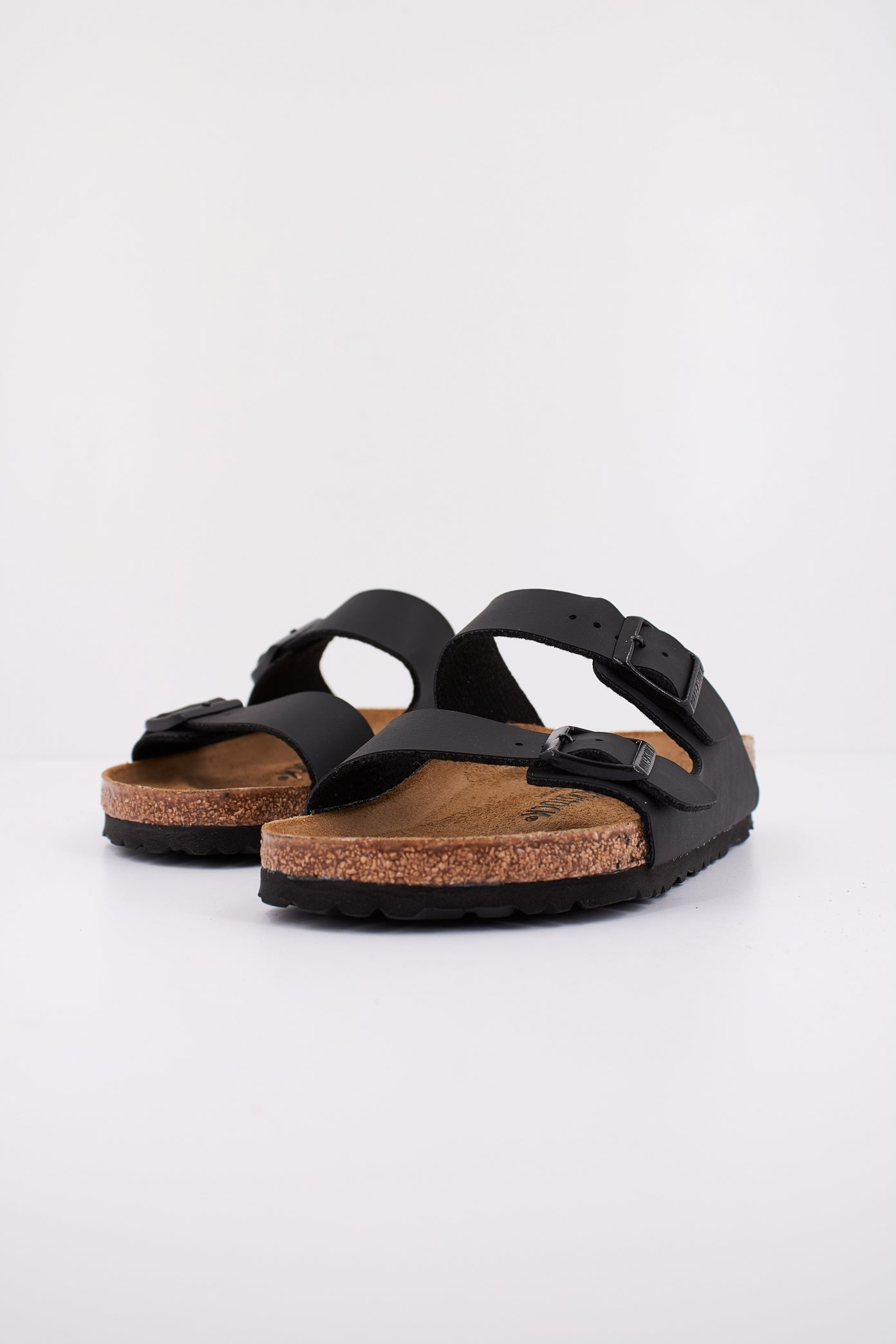 BIRKENSTOCK ARIZONA en color NEGRO  (2)