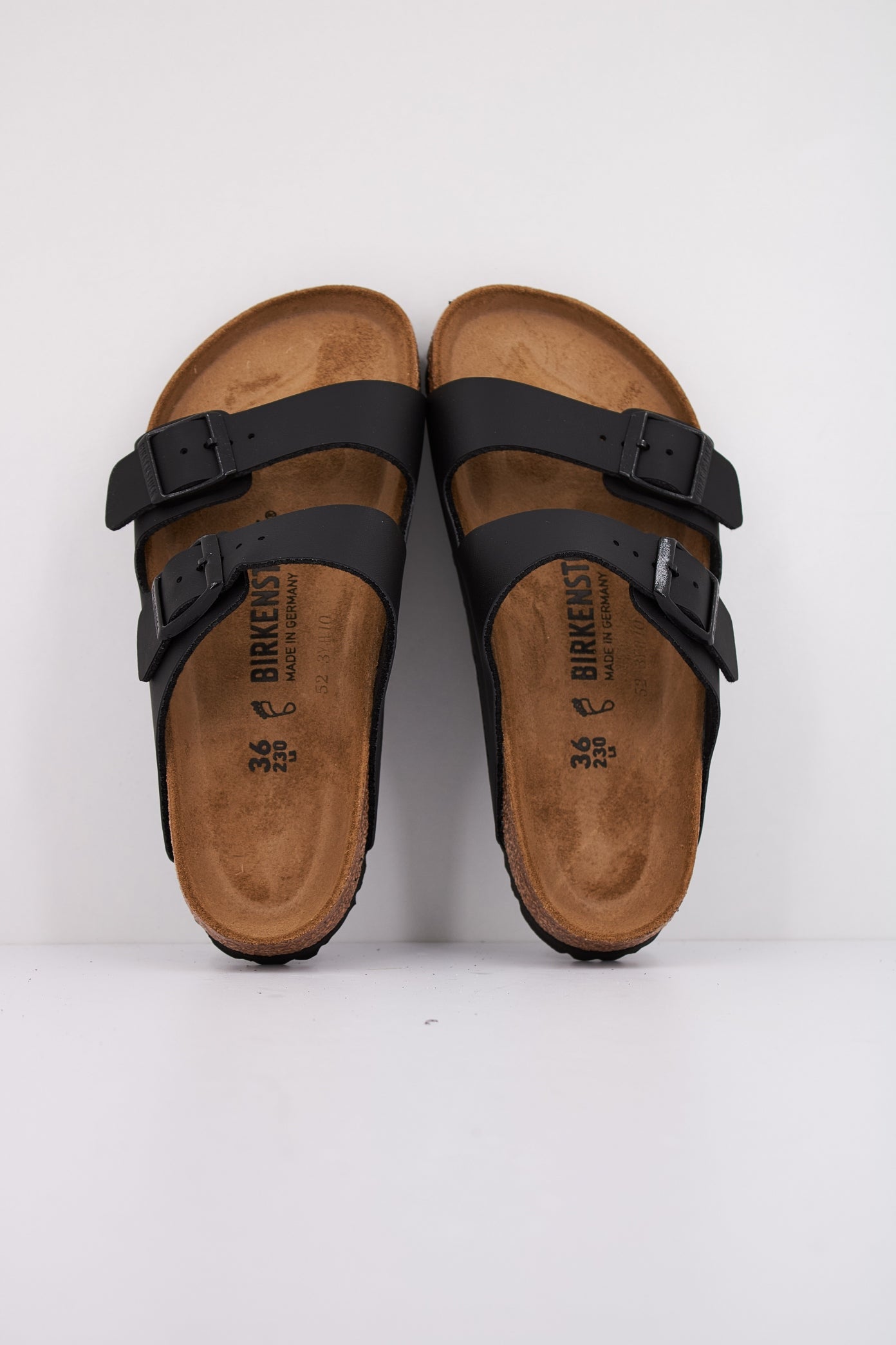 BIRKENSTOCK ARIZONA en color NEGRO  (3)