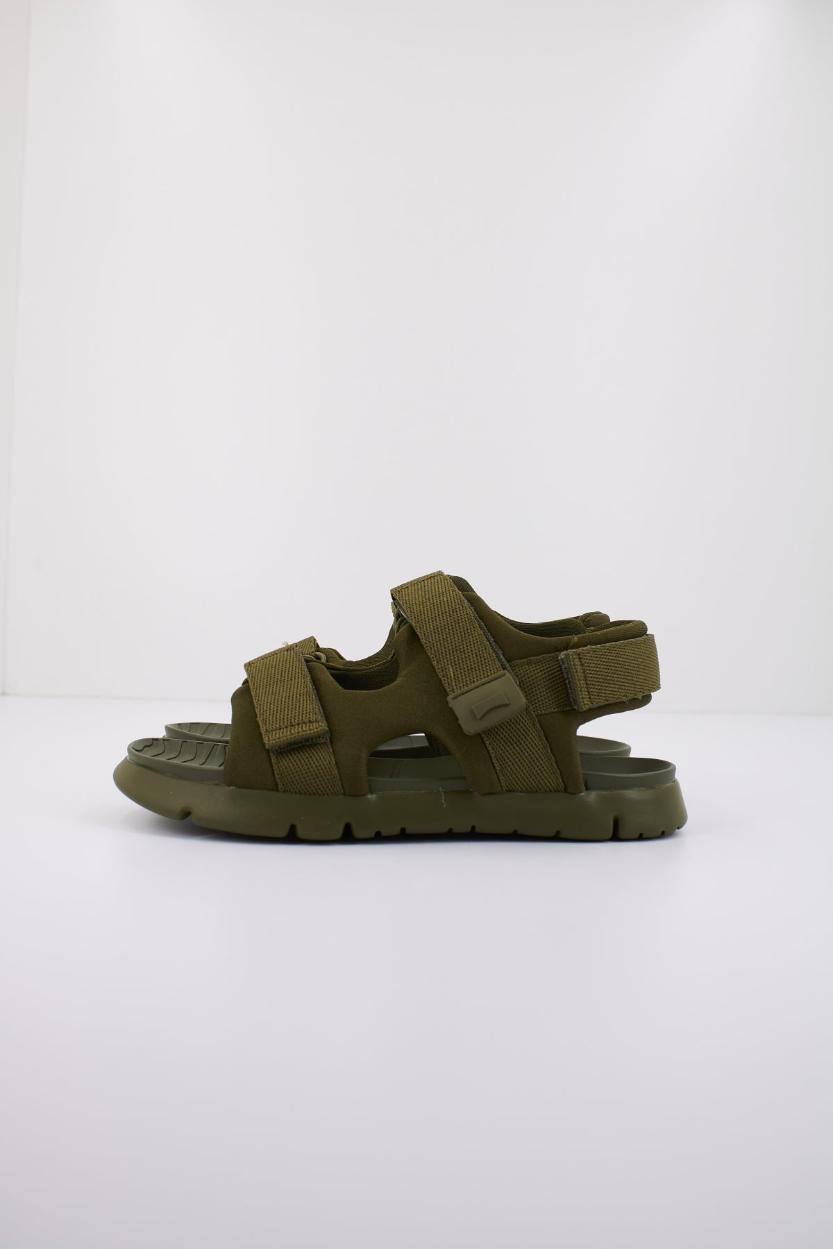 CAMPER ORUGA SANDAL KIDS en color VERDE  (1)