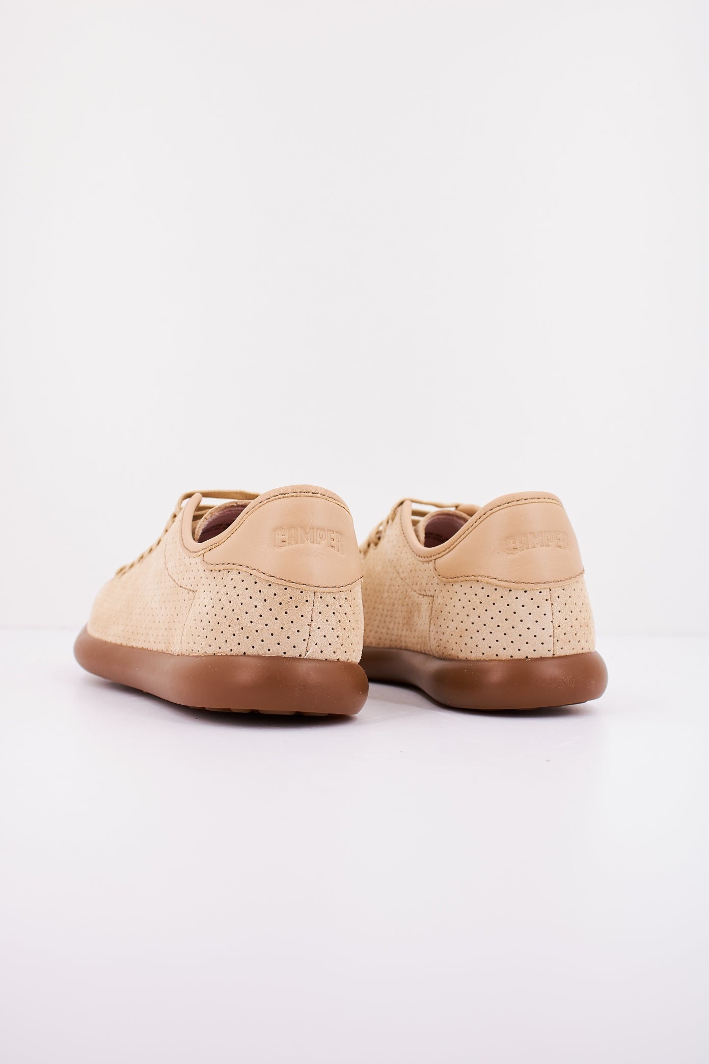 CAMPER SUMMER PERFORATED BOTIJ en color MARRON CLARO  (3)