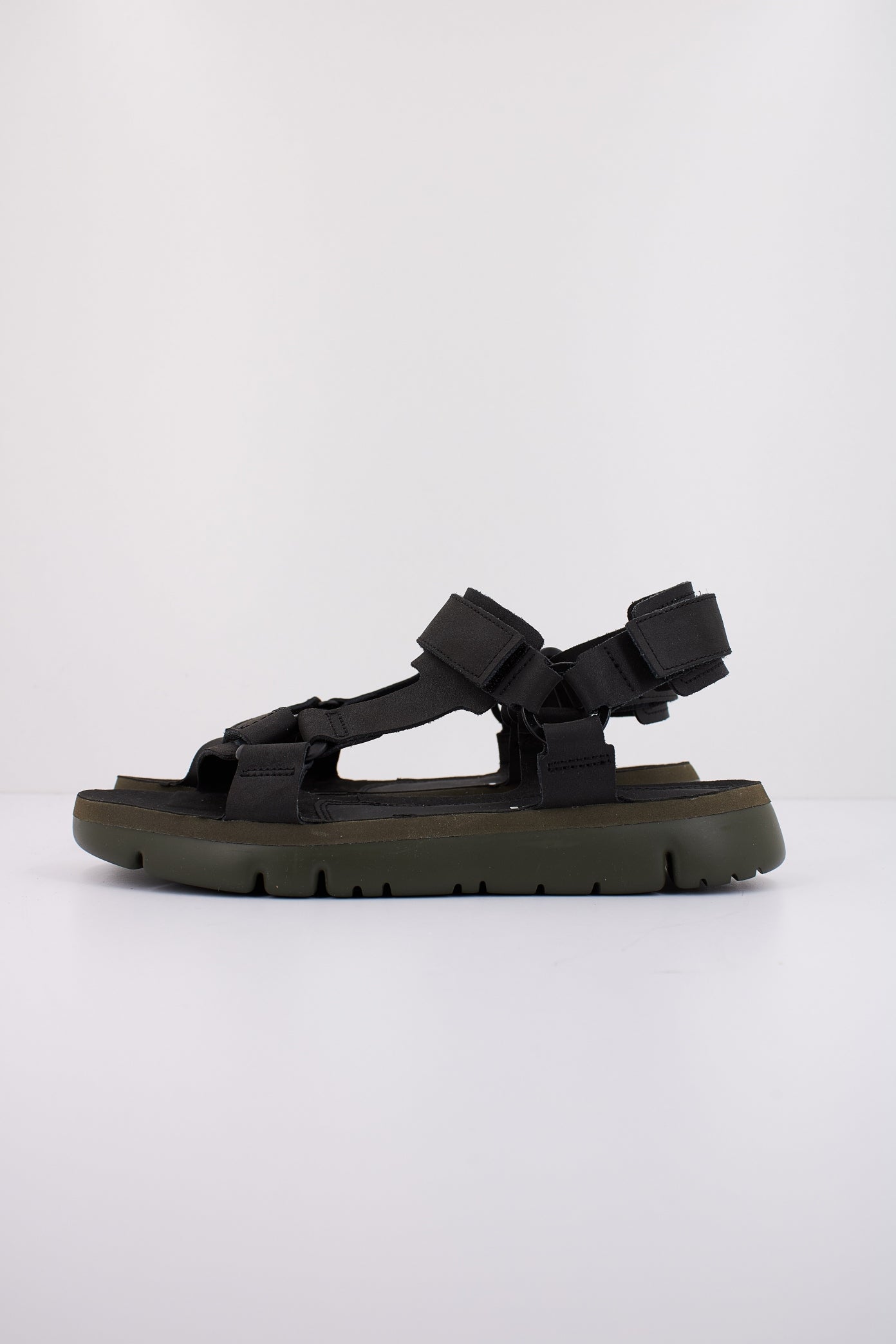 CAMPER ORUGA SANDAL en color NEGRO  (1)