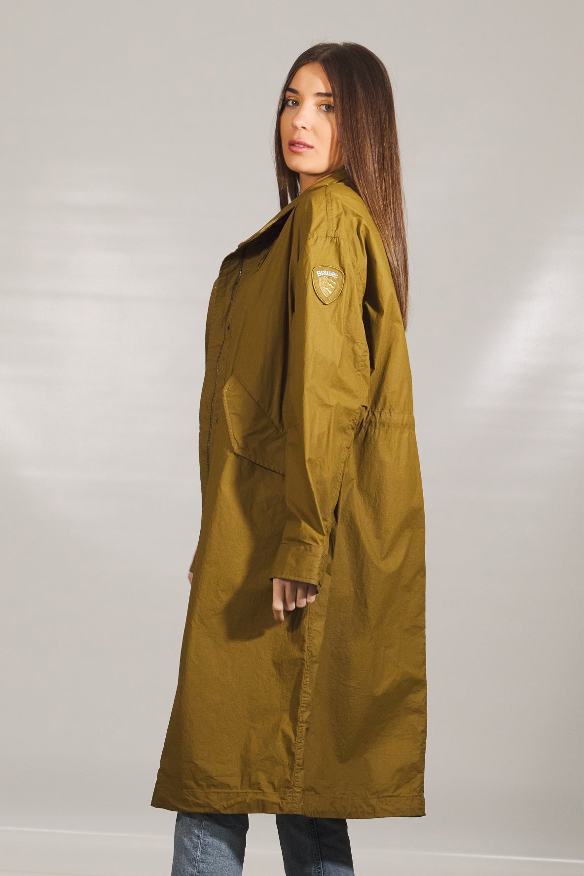 BLAUER TRENCH en color VERDE  (2)