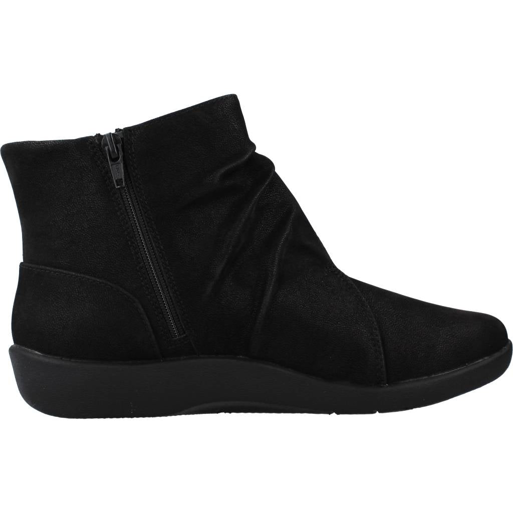 CLARKS SILLIAN TANA en color NEGRO  (4)