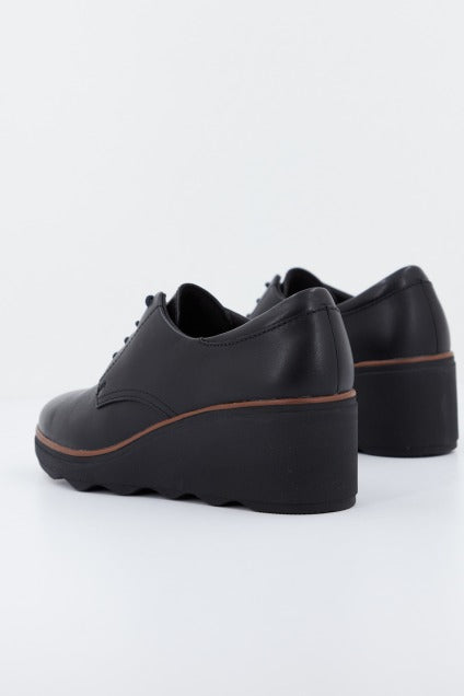 CLARKS MAZY HYANNIS en color NEGRO  (3)