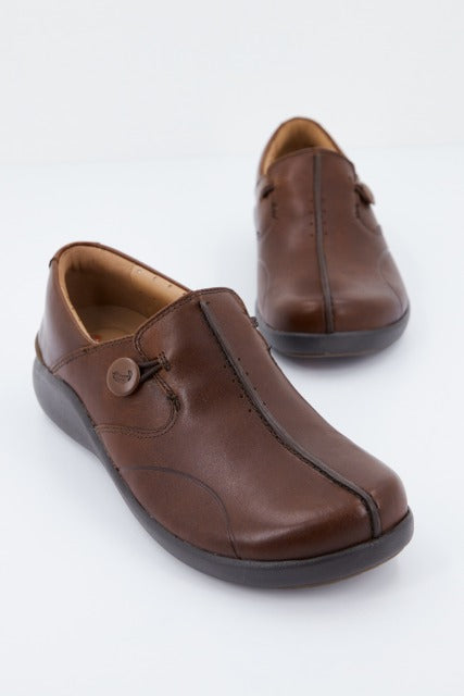 CLARKS UN LOOP WALK en color MARRON  (2)