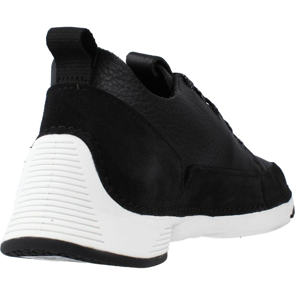 CLARKS TRI SPARK en color NEGRO  (3)