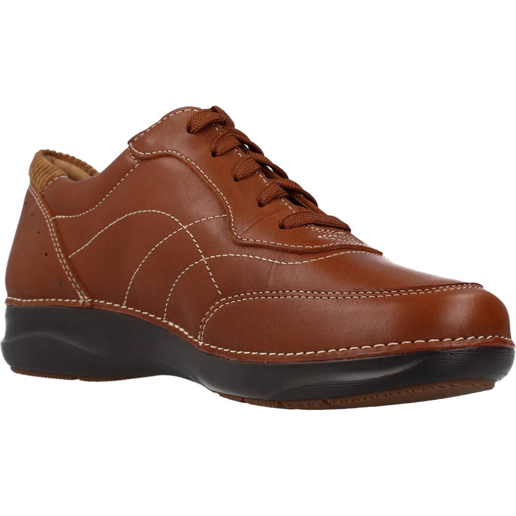 CLARKS APPLEY TIE en color MARRON  (5)