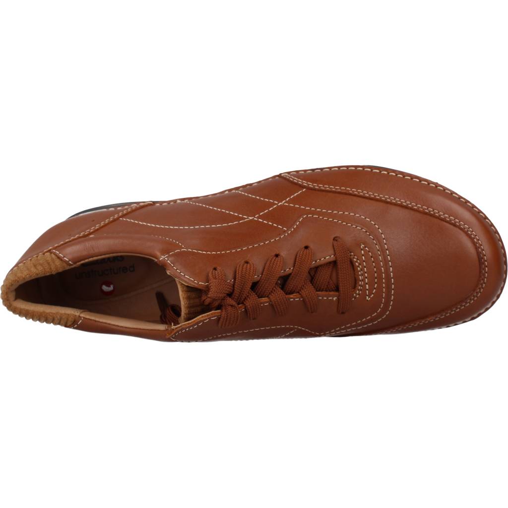 CLARKS APPLEY TIE en color MARRON  (7)