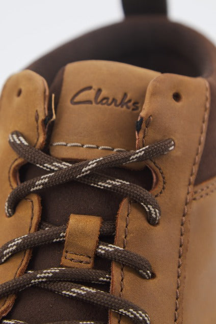 CLARKS COURTLITE MID en color MARRON CLARO  (4)