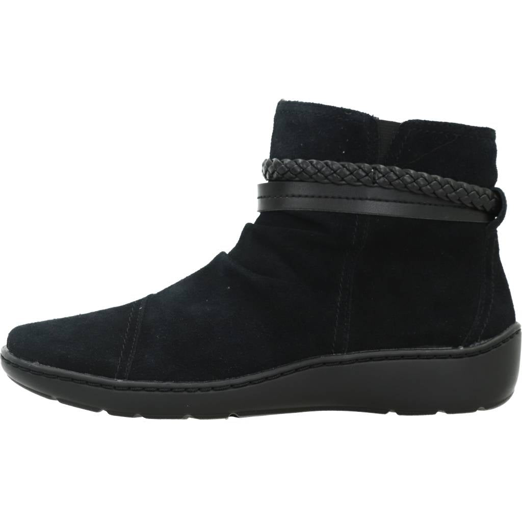 CLARKS CORA BRAIDBOOT en color NEGRO  (2)