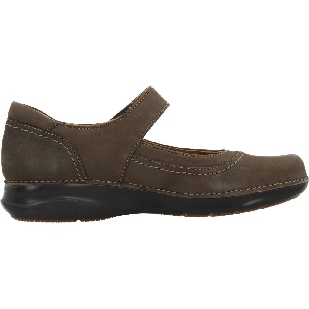 CLARKS APPLEY WALK en color MARRON  (4)