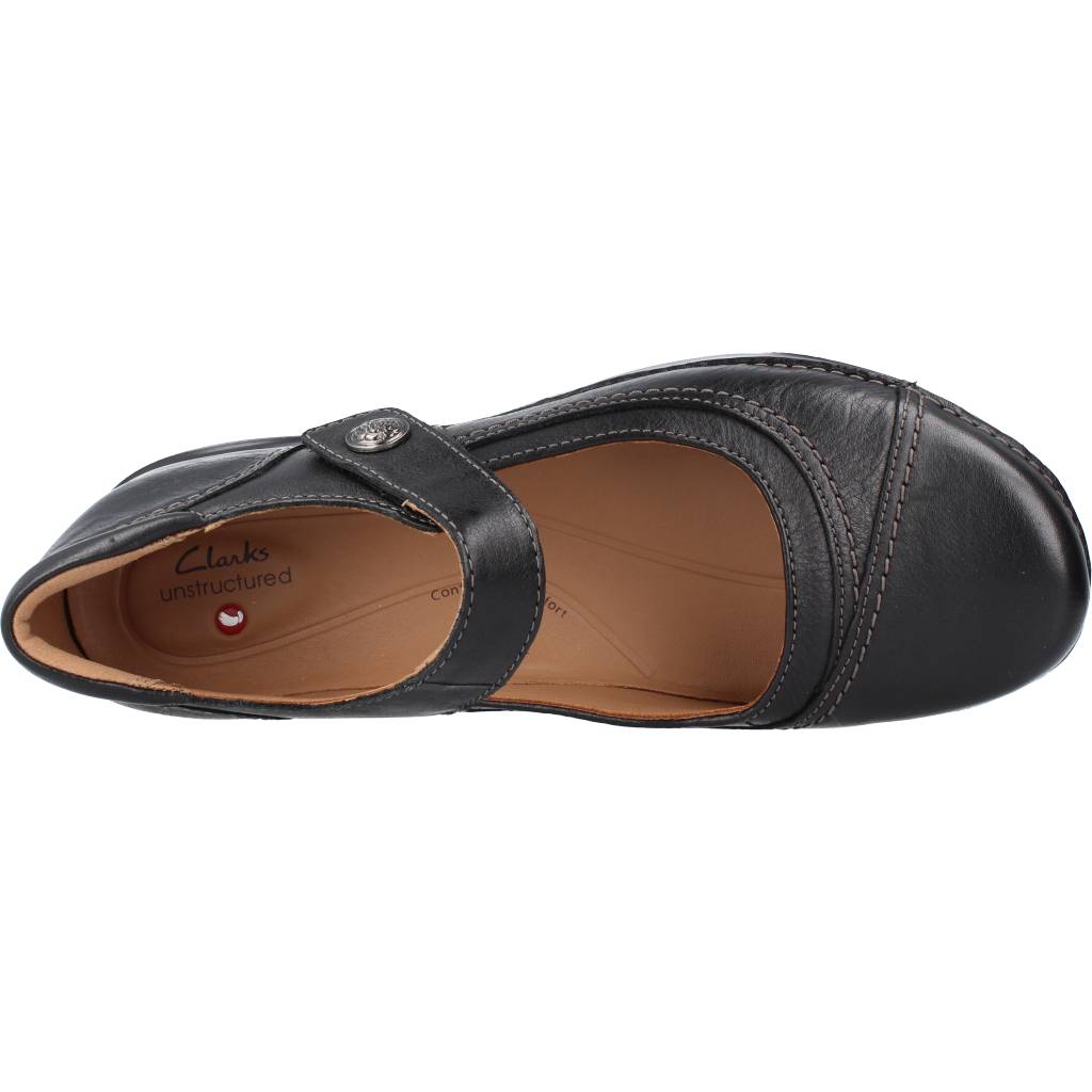 CLARKS APPLEY WALK en color NEGRO  (7)