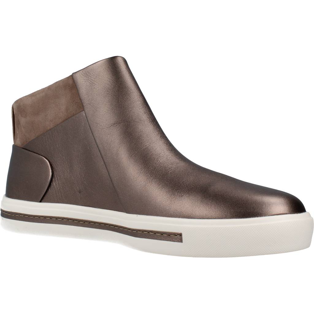 CLARKS  UN MAUI FREE en color BRONCE  (5)