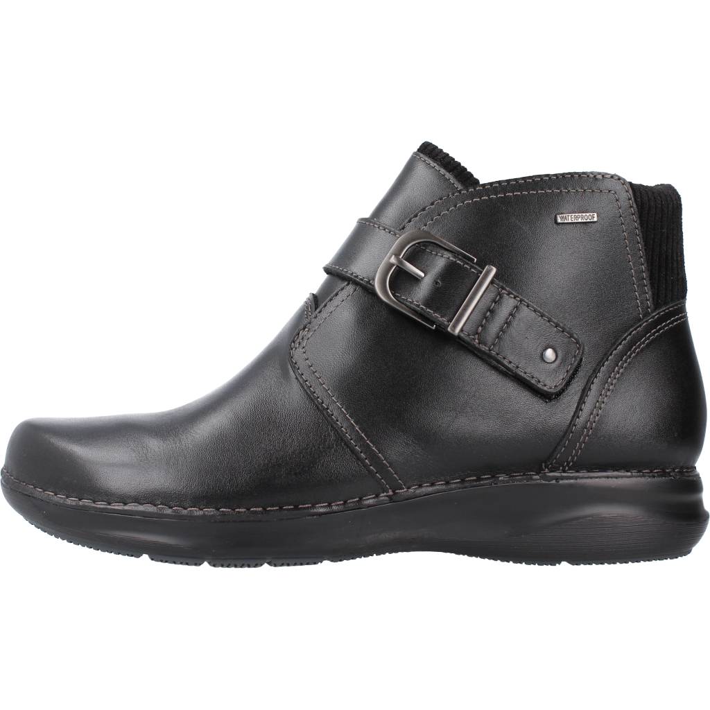 CLARKS APPLEY MID en color NEGRO  (2)