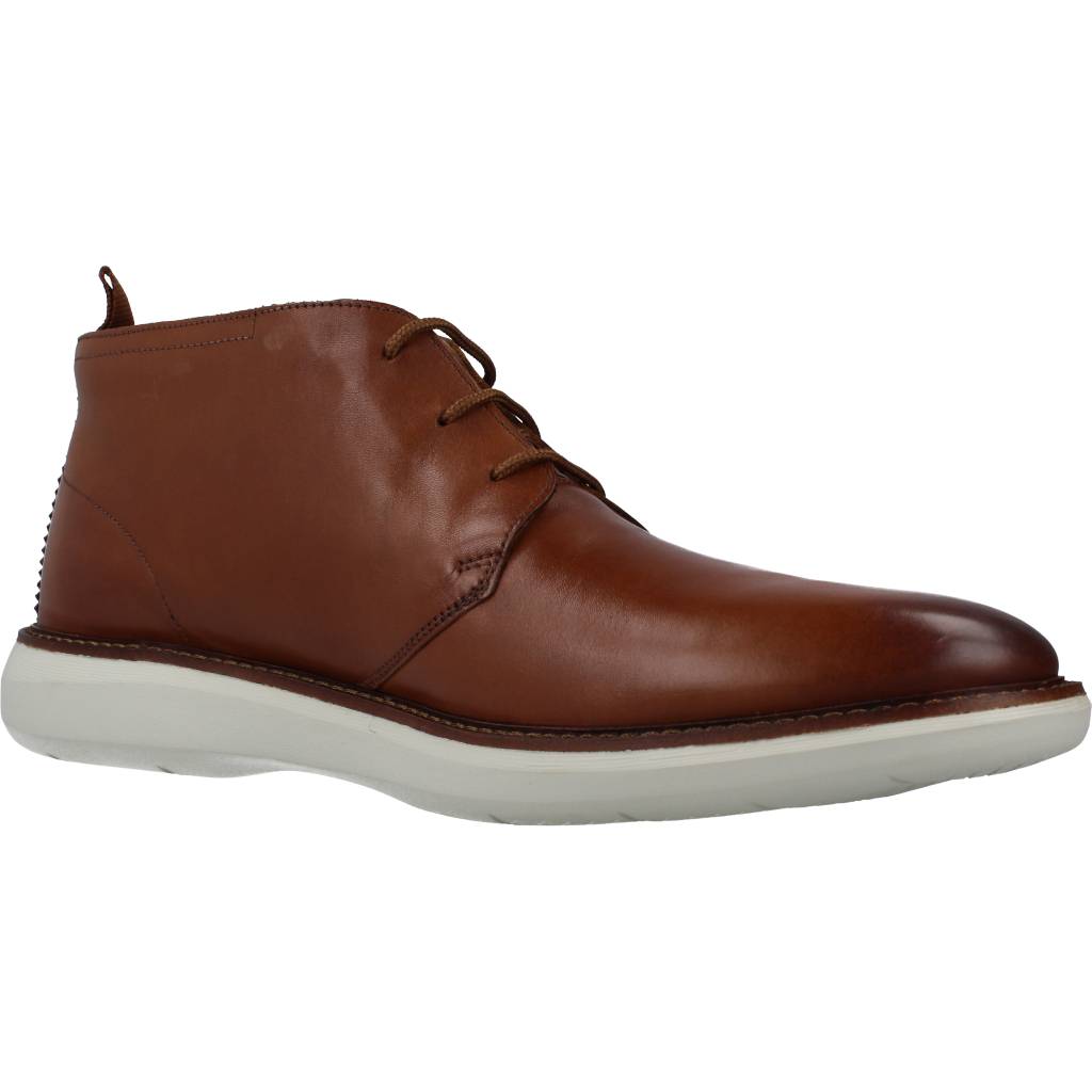 CLARKS  BRANTIN MID en color MARRON  (5)