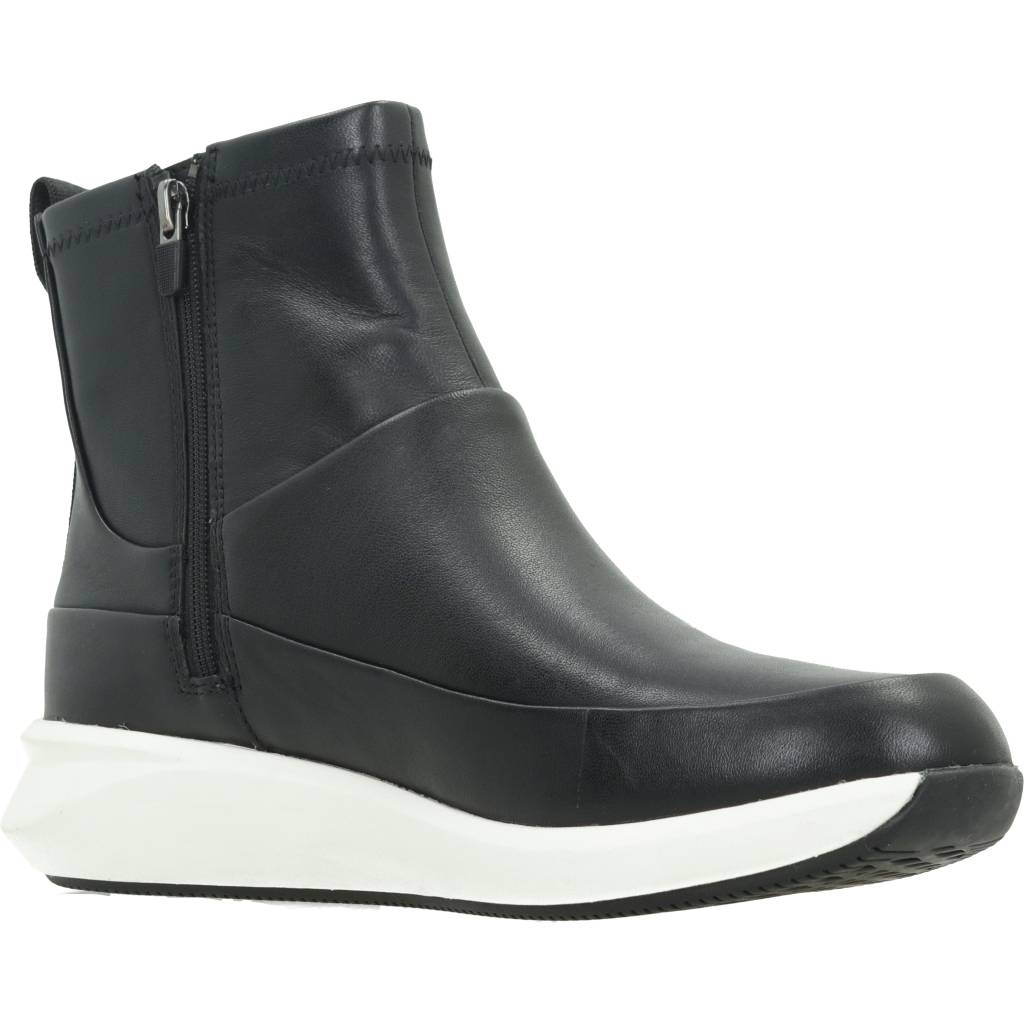 CLARKS UN RIO FREE en color NEGRO  (5)