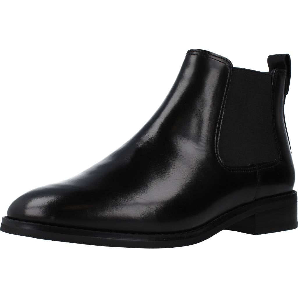 CLARKS RIA CHELSEA en color NEGRO  (1)