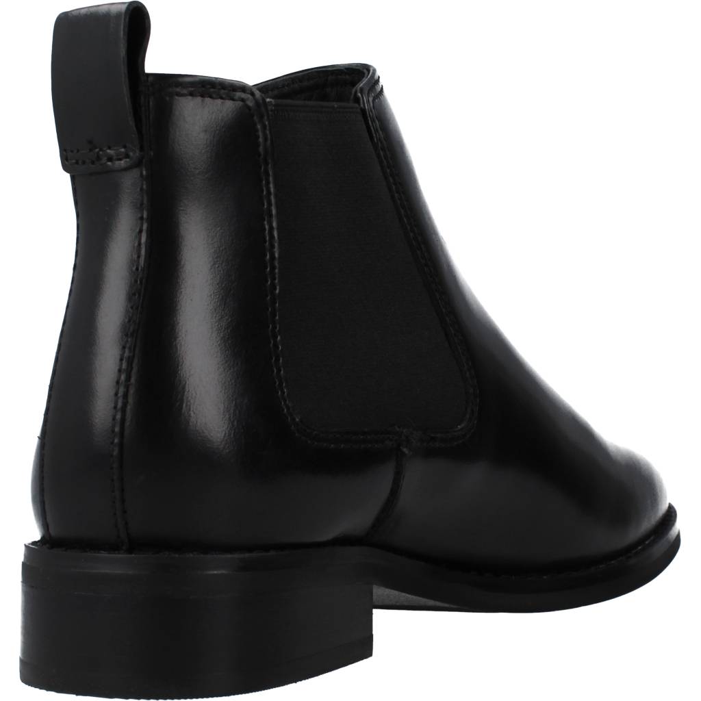 CLARKS RIA CHELSEA en color NEGRO  (3)