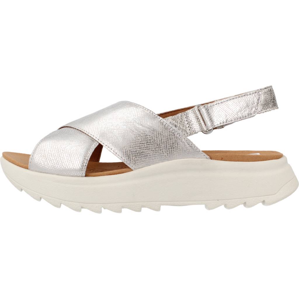 CLARKS DASHLITE WISH en color PLATA  (2)