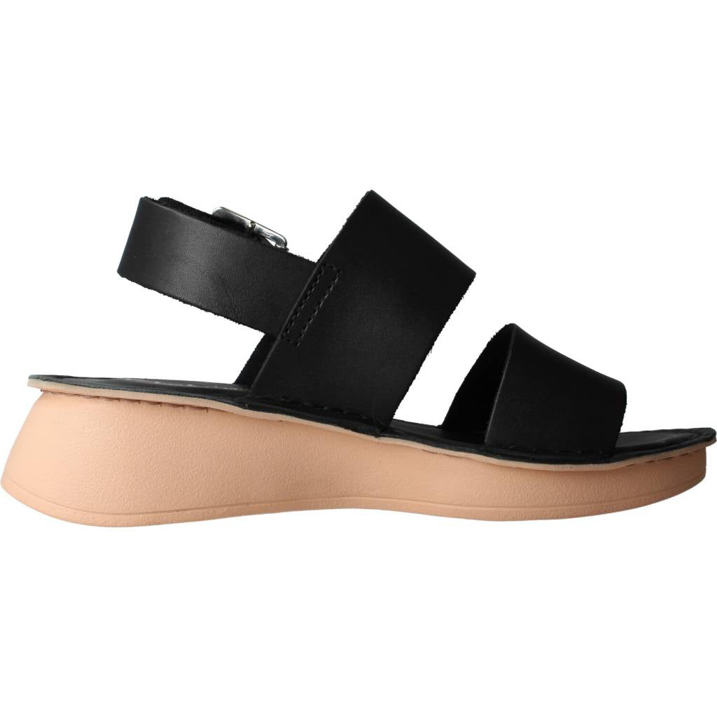 CLARKS VELHILL STRAP en color NEGRO  (4)