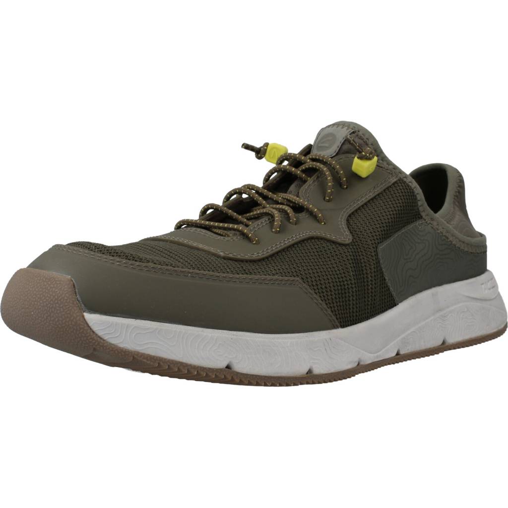 CLARKS DAVIS LOW en color VERDE  (1)