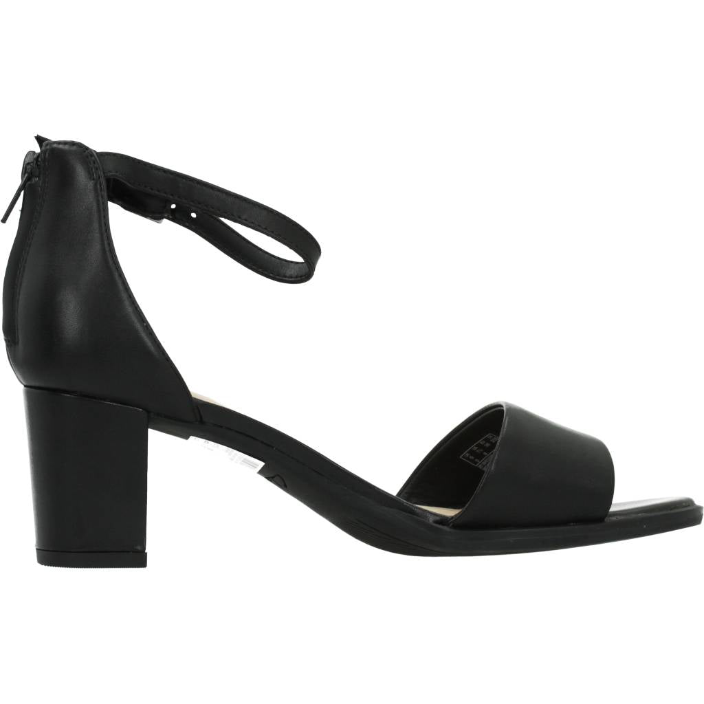 CLARKS KAYLIN en color NEGRO  (4)