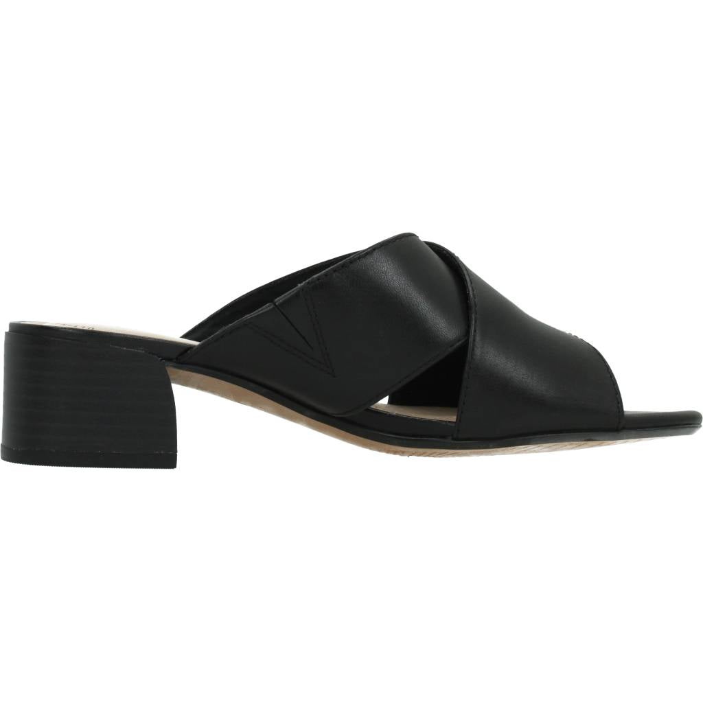 CLARKS CAROLEIGH ERIN en color NEGRO  (4)