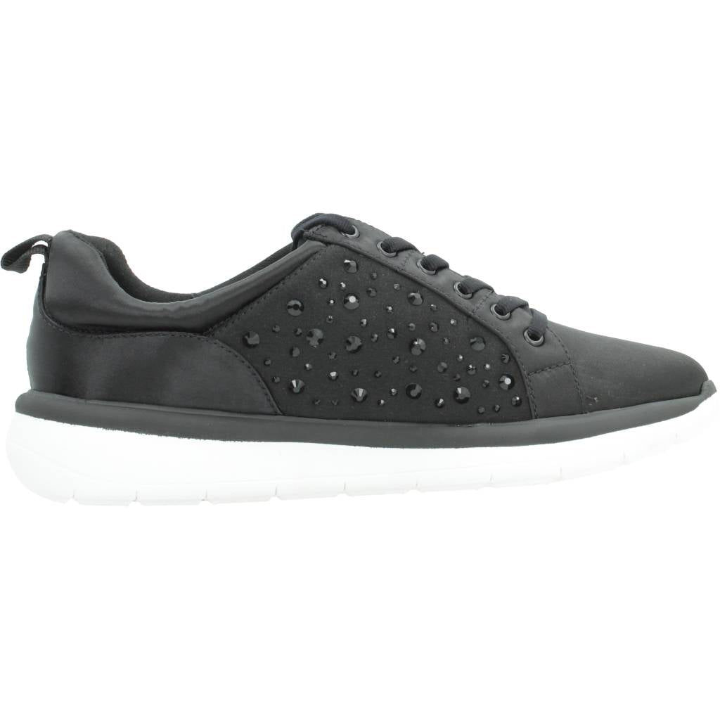 CLARKS EZERA AVE en color NEGRO  (4)